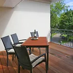 Haus Pamir - *
