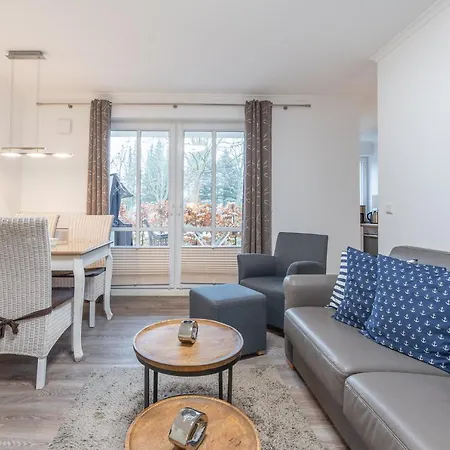 Haus Pamir - *